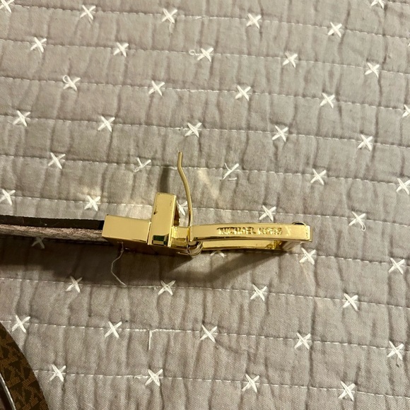 Michael Kors Reversible Monogram Brown and Ivory Belt with Gold Buckle - Picture 5 of 7